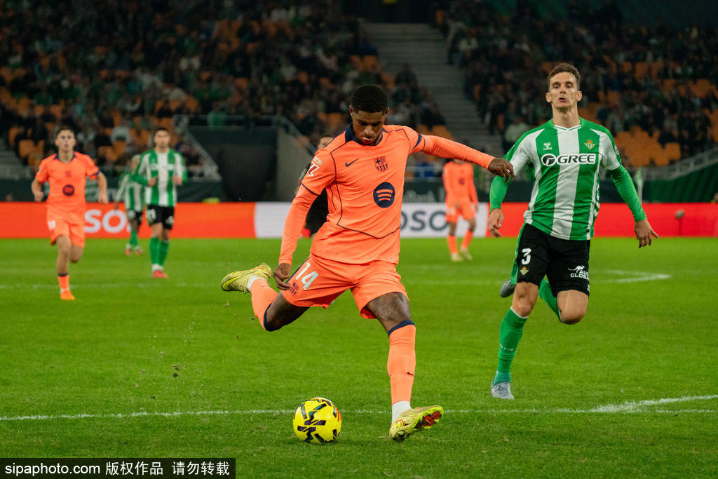 皇冠体育独家报道: 西甲-进球大战！安东尼闪击费兰半场戴帽 巴萨5-3贝蒂斯