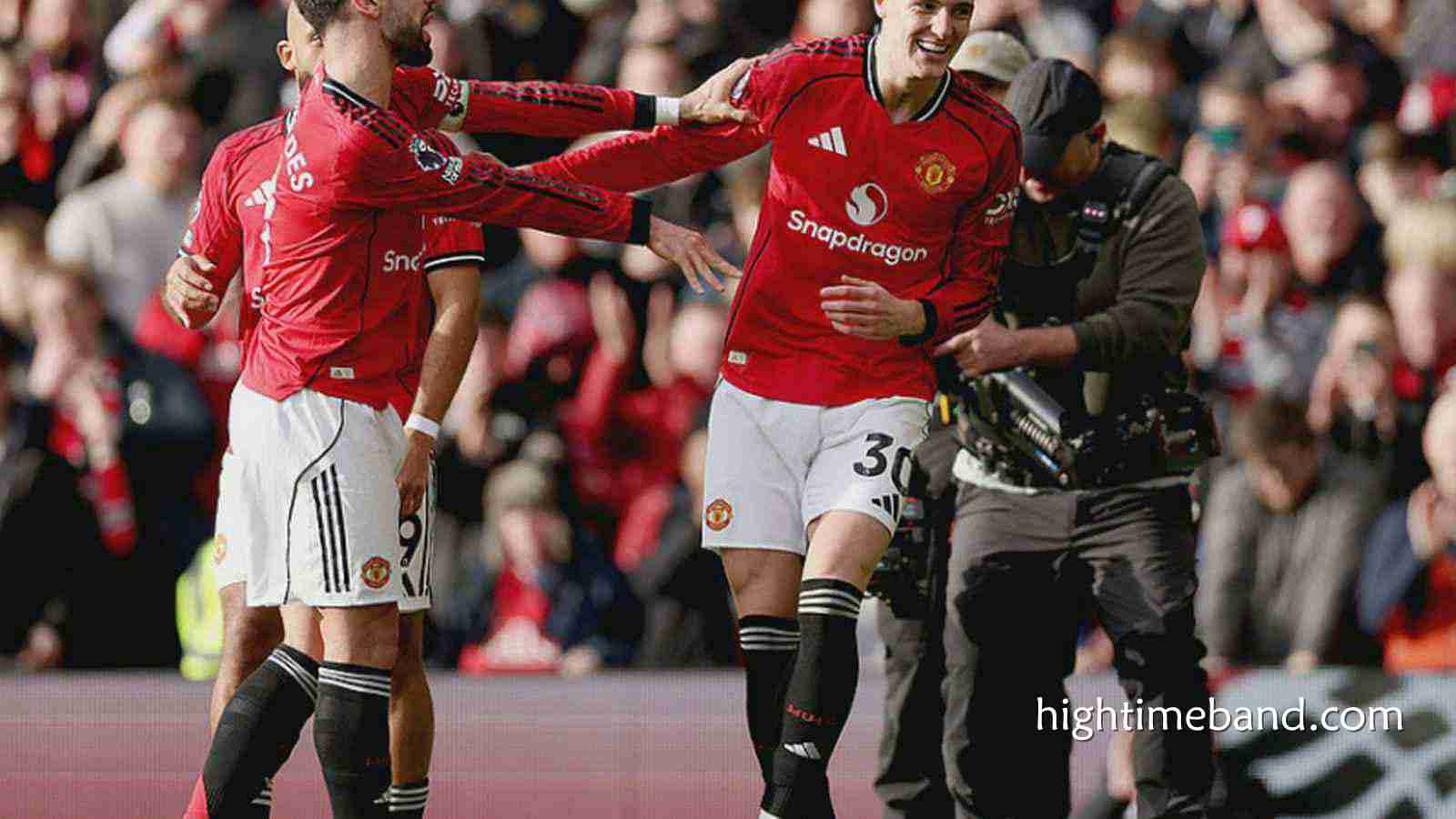 皇冠体育热点聚焦：11轮不败升第3！英超｜曼联2-1逆转十人水晶宫 B费传射 谢什科3连斩