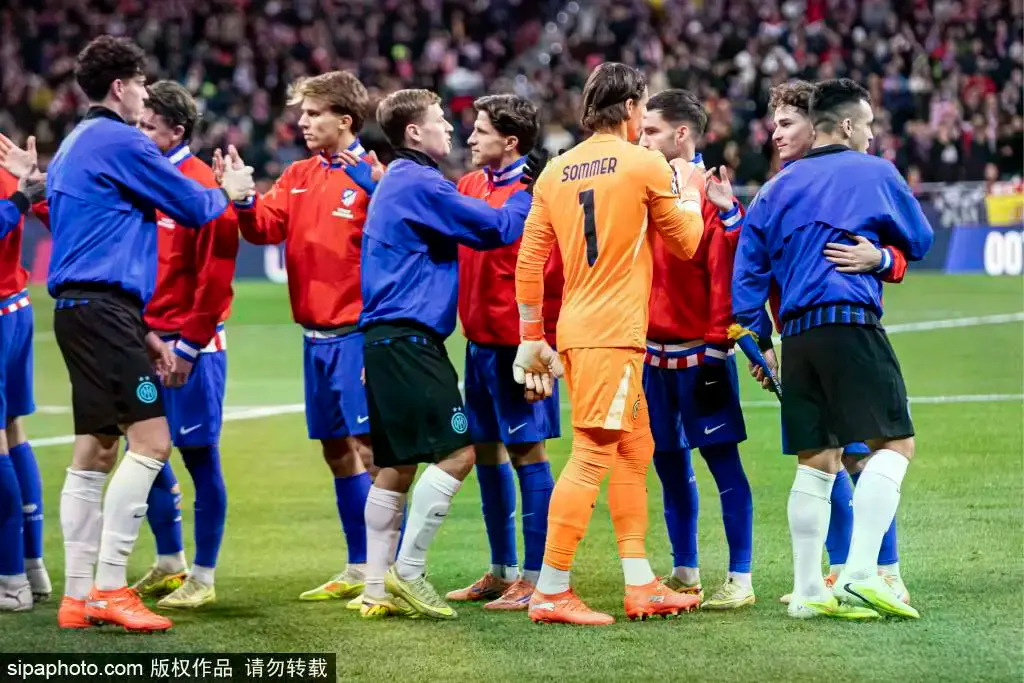 皇冠体育深度解析 - 梅西的传奇生涯|896球、405助攻与46座冠军背后的故事