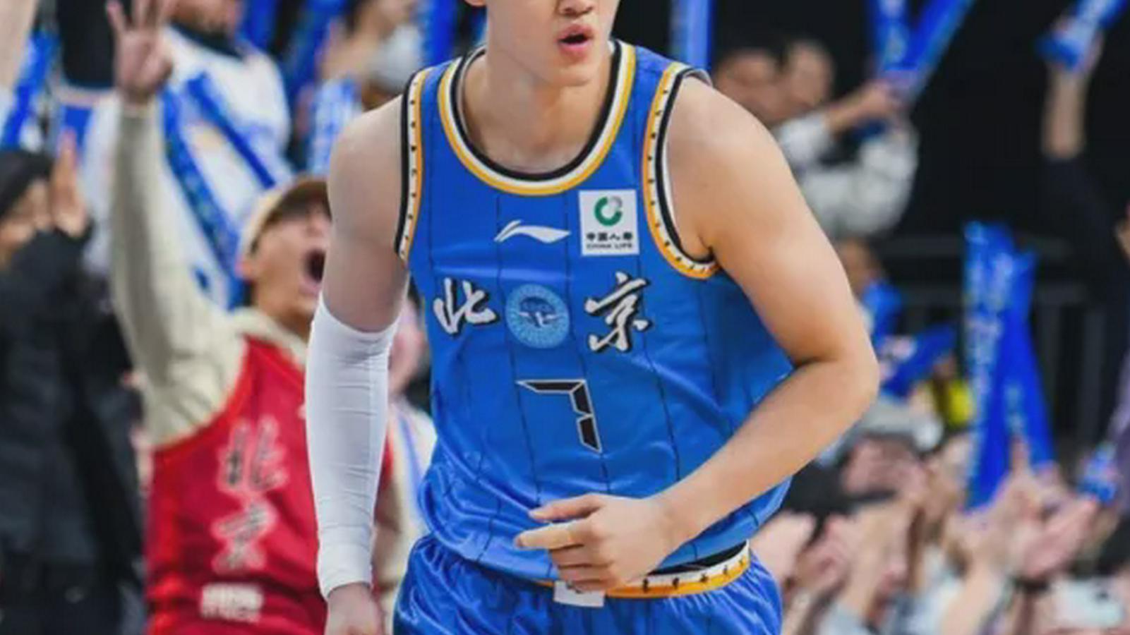 皇冠体育特别点评：徐杰伤退北京31分大胜终结广东8连胜 曾凡博首秀18分萨姆纳35分